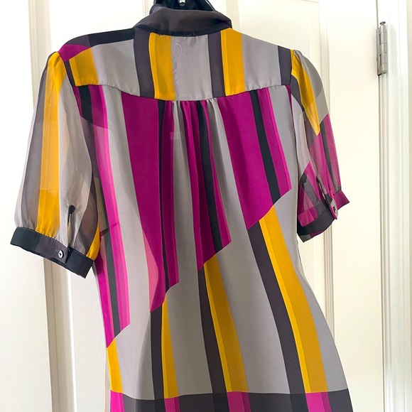 Le Chateau multi coloured sheer blouse. - Picture 2 of 3